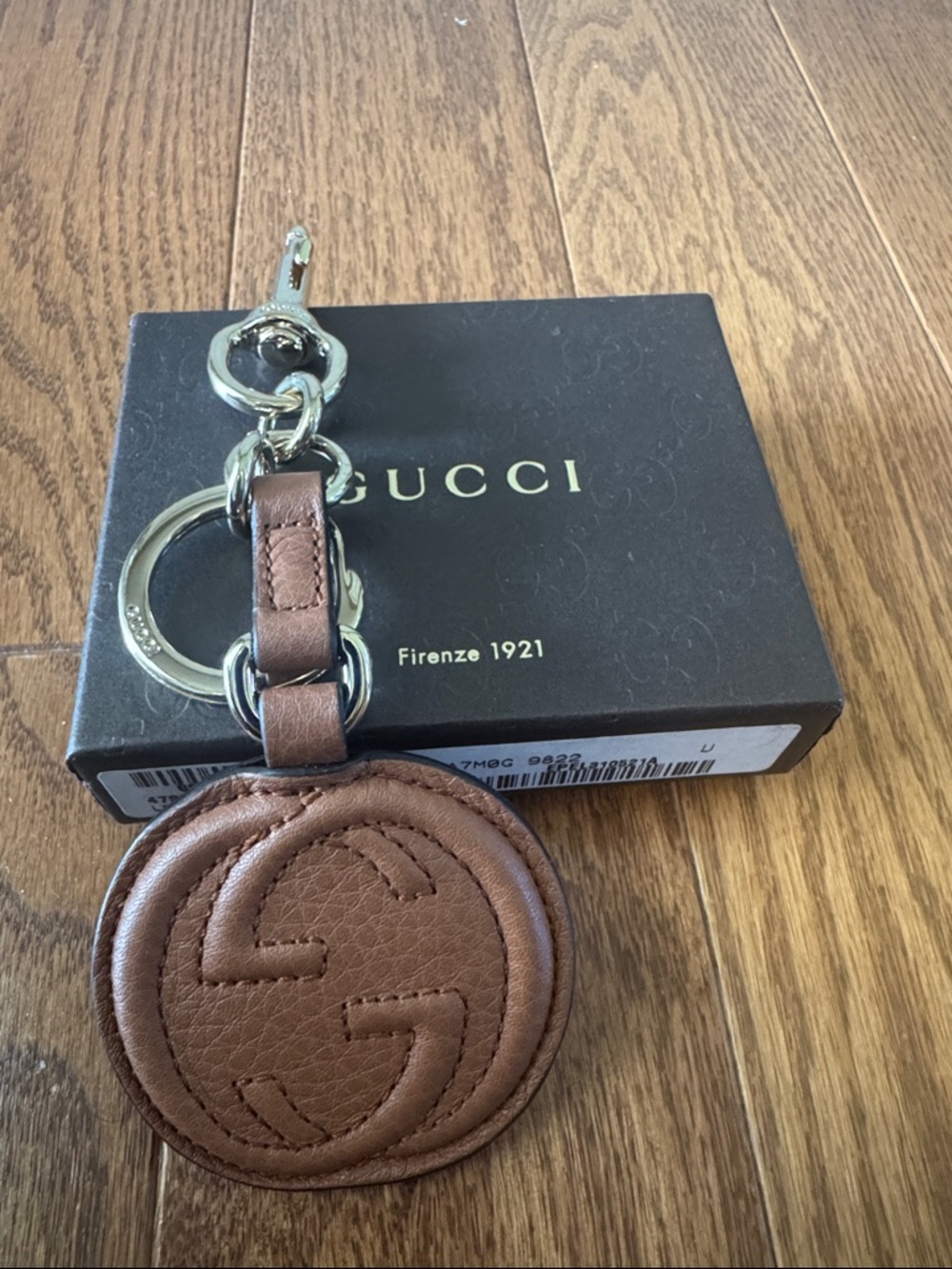 Gucci Brown Leather Round Double G Keyring with Silver Hardware - Picture 3 of 3